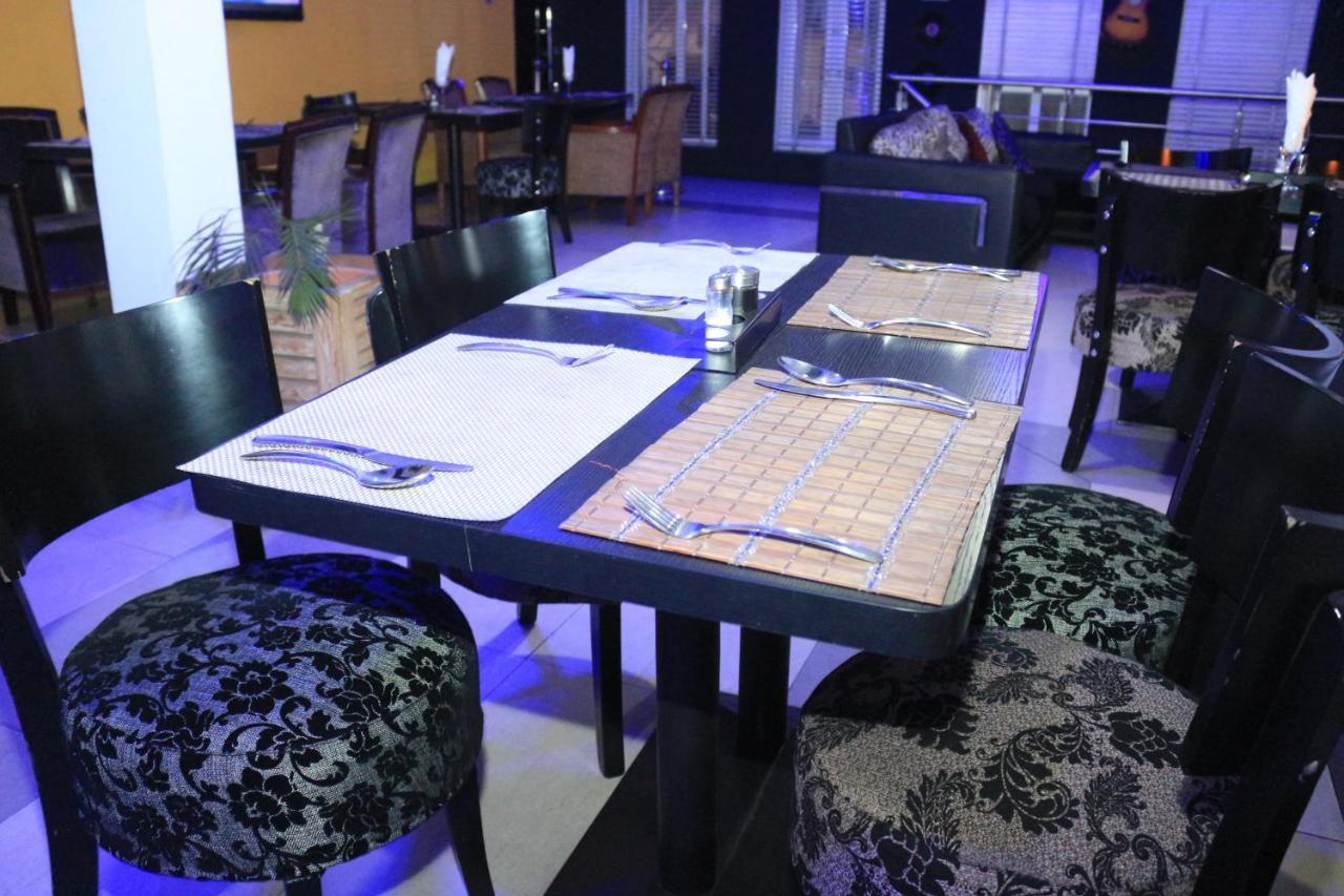 The Crib Lifestyle Hotel Port Harcourt Exterior photo