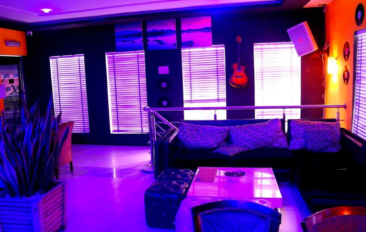 The Crib Lifestyle Hotel Port Harcourt Exterior photo